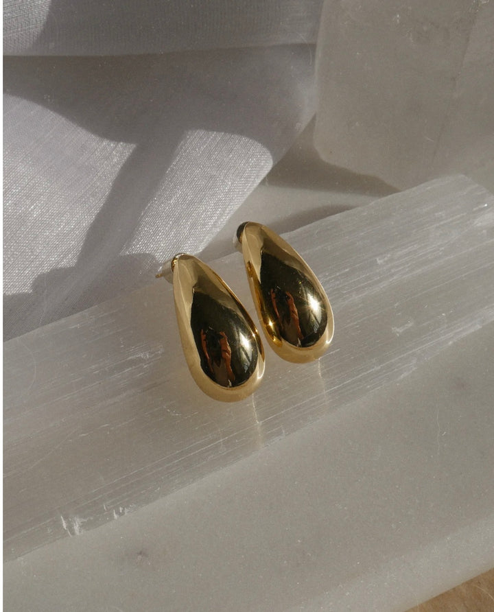 TEAR DROP EARRINGS